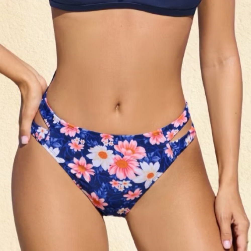 Cupshe Vibrant Floral Bikini Bottoms with Cut-Out Detail NWT NEW